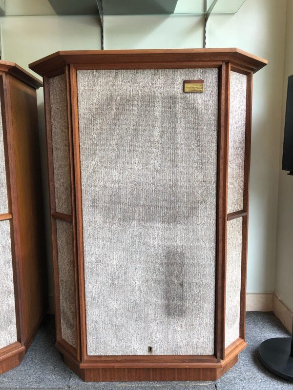 69884927_374315719929160_2614757634330329088_n